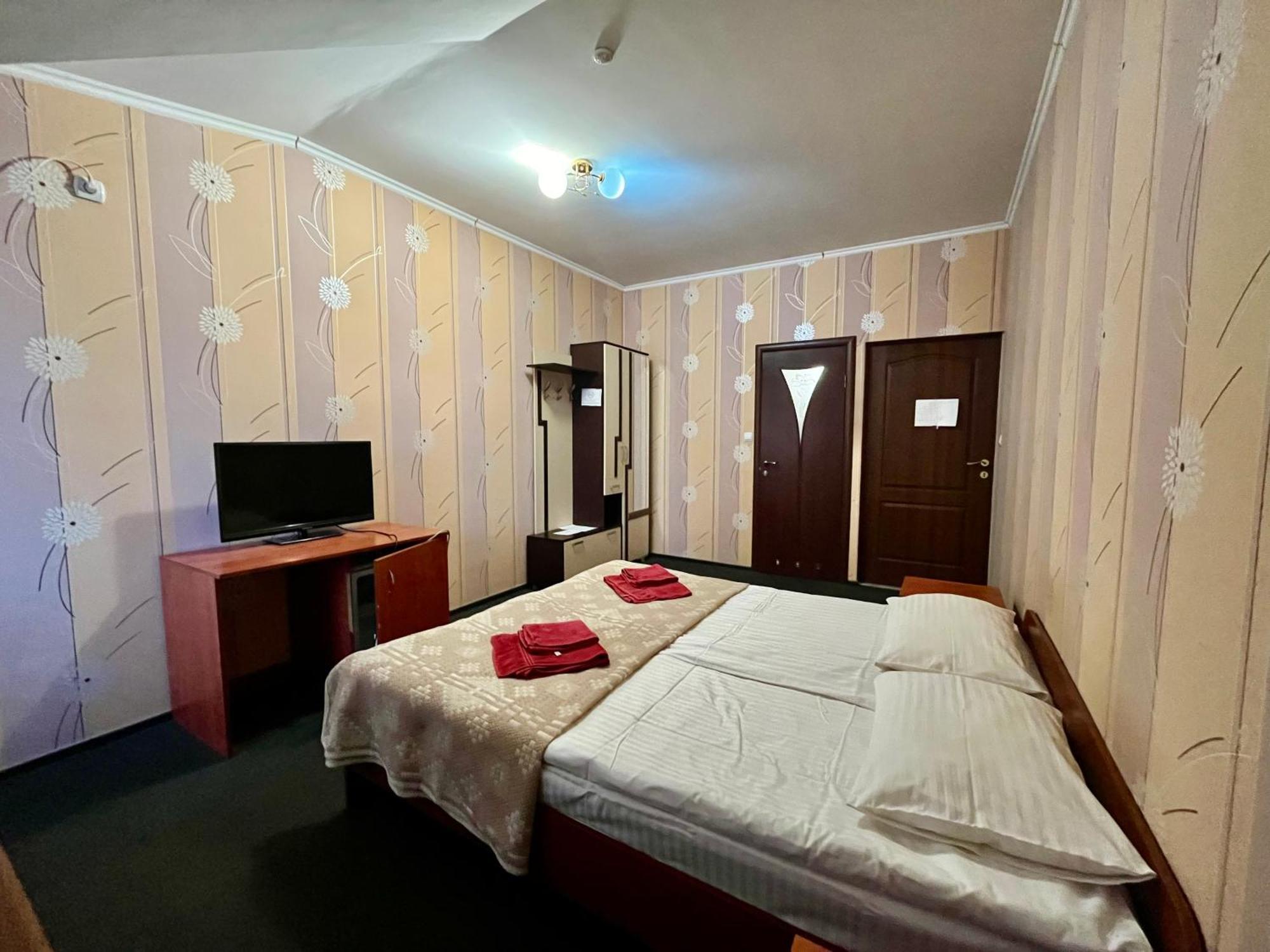 Domino Hotel Берегово Екстериор снимка