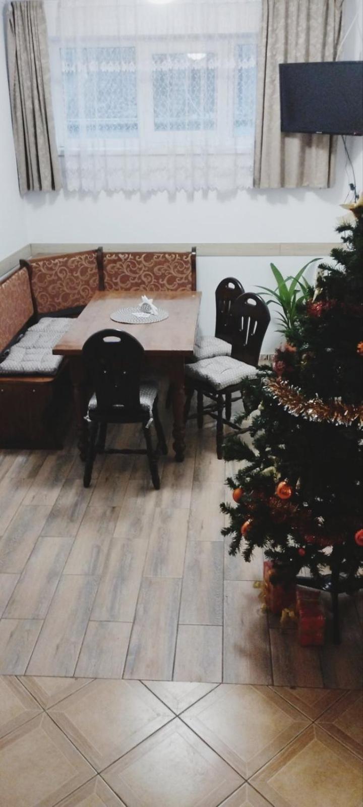 Domino Hotel Берегово Екстериор снимка