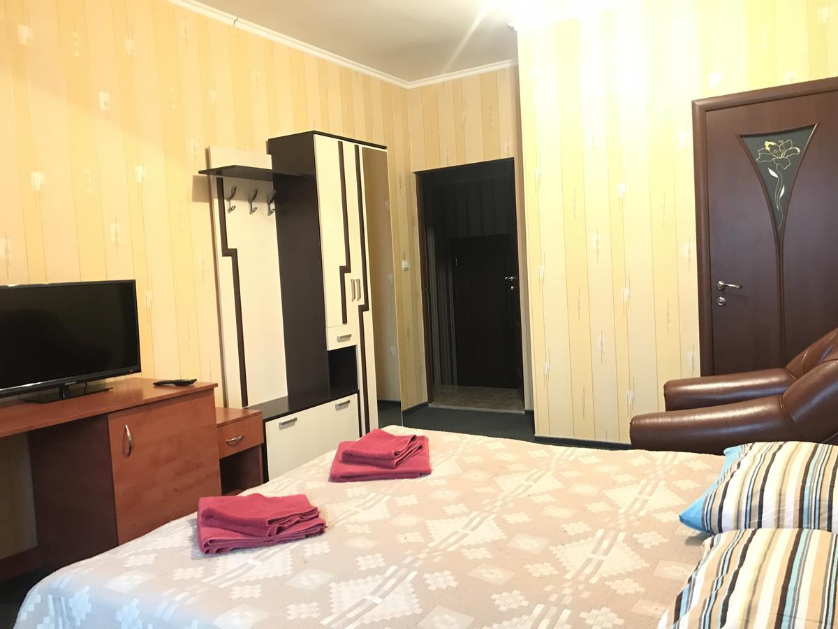 Domino Hotel Берегово Екстериор снимка