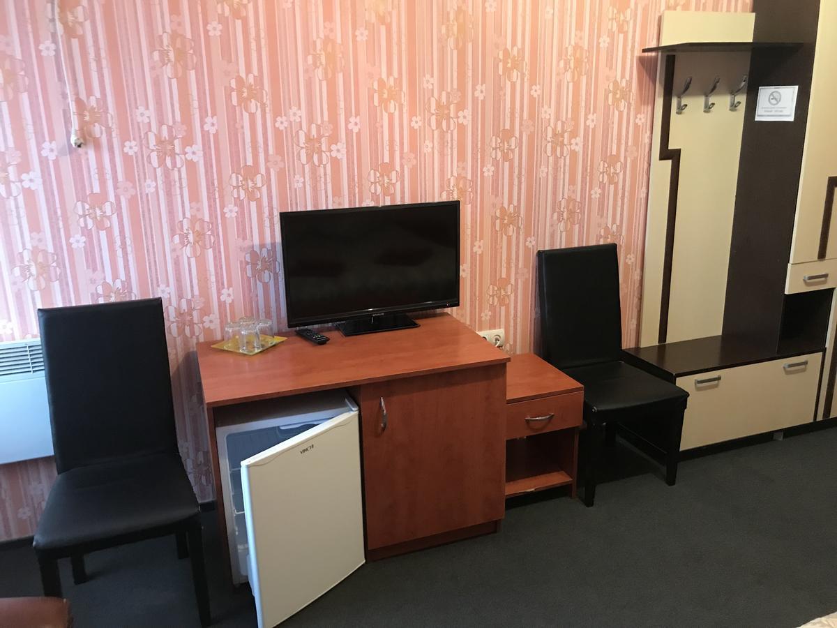 Domino Hotel Берегово Екстериор снимка